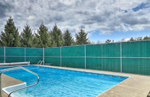 Pleasant Mount Cottage | Equestrian House Suites