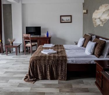 Piatra Neamt House | Equilibrium Restart