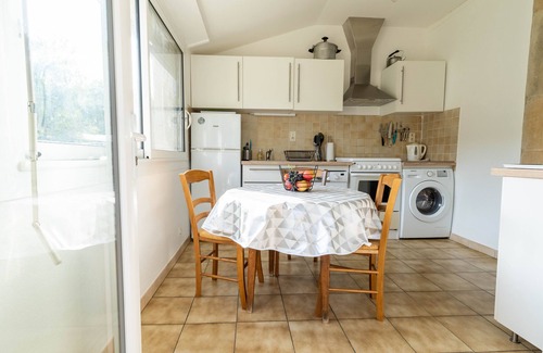 Coupiac House | Equipped house + aveyron village center 120m2 garden terrace wifi 3 bedrooms