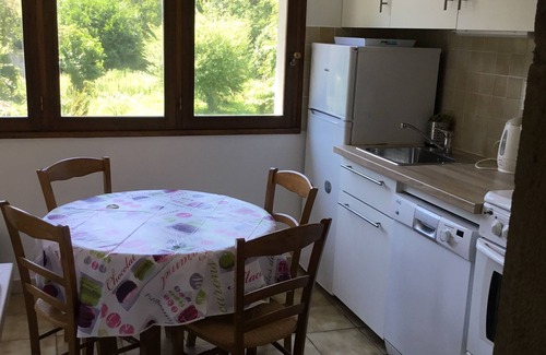 Coupiac House | Equipped house + aveyron village center 120m2 garden terrace wifi 3 bedrooms