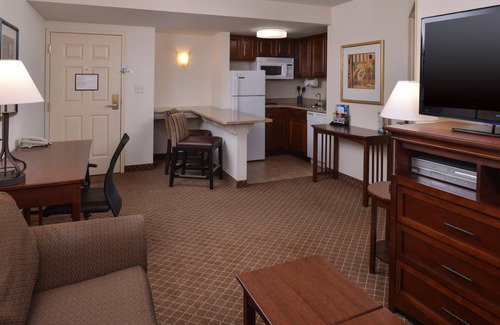 Plainfield Condo | Equipped Suite Near the Airport! Fitness Center + Free Breakfast
