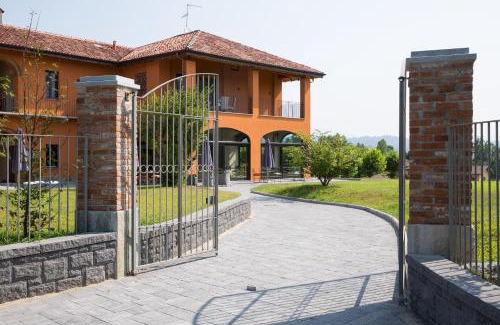Cazzago Brabbia Hotel | Equirelais