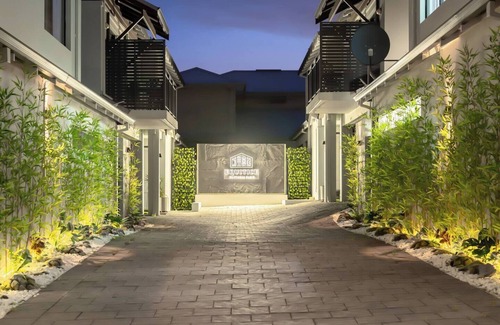 Victoria Park House | Equitice Autumn Moonlight Villa, Leisure Autumn Moonlight Villa