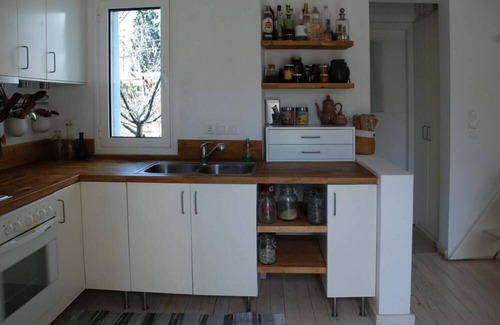 Eretria House | Eretria: Single storey house, in an olive grove, 250 from the beach