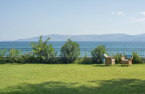 Eretria House | Eretria villa on the beach
