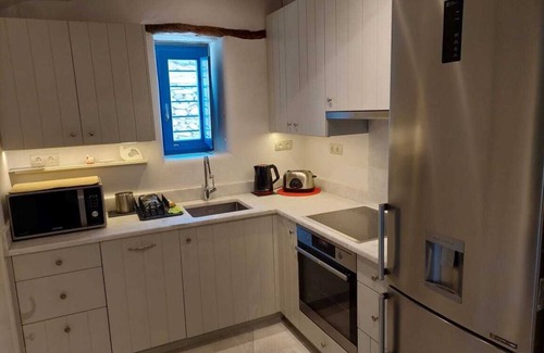 Parikia House | Eric's Retreat, Cosy, Spacious 60m2, sunset view.n
