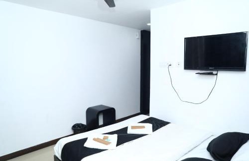 Perintalmanna Hotel | Erica Hotel International