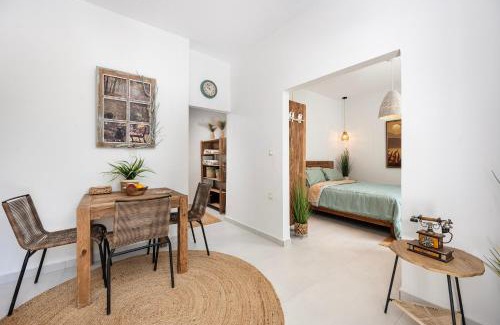 Marmari Apartment | Erika's Horse Farm Houses