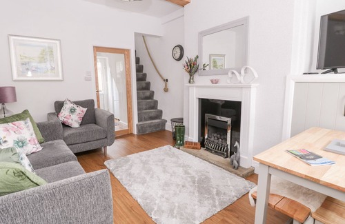 Skipton Cottage | ERMYSTED'S COTTAGE, with a garden in Skipton