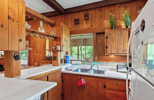 Oquossoc House | Ernie's Place - Small cottage on Rangeley Lake and close to Oquossoc Village and marina