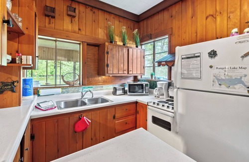 Oquossoc House | Ernie's Place - Small cottage on Rangeley Lake and close to Oquossoc Village and marina