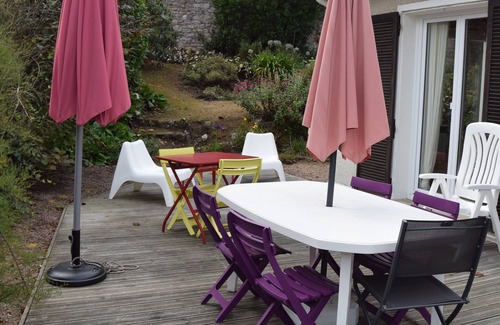 Erquy House | Erquy house quiet 2 steps from the beaches, very close to the center. Authorized animal