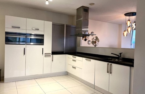 Stadsdriehoek Apartment | Ervaar Luxe en Comfort in het Hart van Rotterdam - Reserveer Nu!