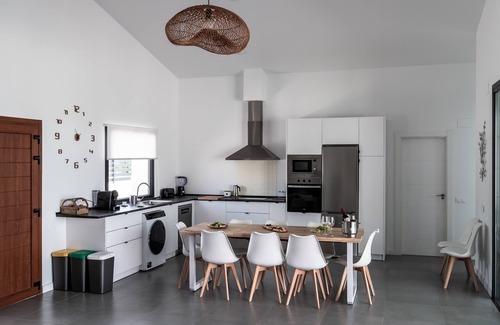 Alcocer Cottage | Casa Rural La Yesería, the ideal getaway for families/friends.pool/BBC/Relax