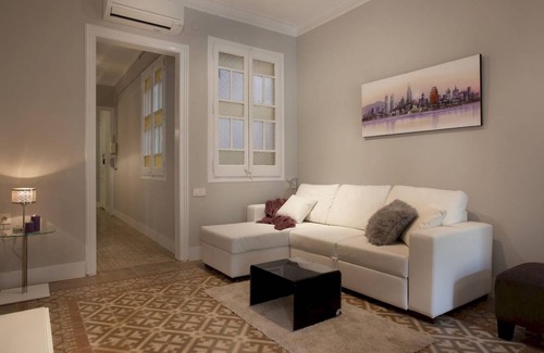 Esquerra de l'Eixample Apartment | 80 m² Apartment ∙ 3 bedrooms ∙ 5 guests