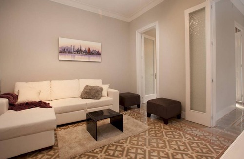 Esquerra de l'Eixample Apartment | 80 m² Apartment ∙ 3 bedrooms ∙ 5 guests