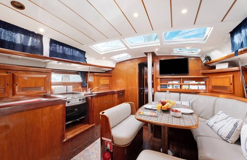 San Sebastian de la Gomera Boat Rental | 35 m² Houseboat ∙ 4 bedrooms ∙ 8 guests