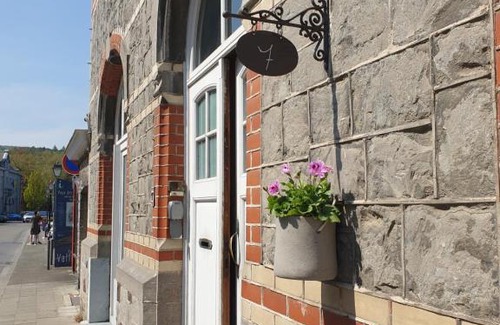Lustin Bed & Breakfast | Escale Chambre d'hôtes Au coeur du vieux Profondeville entre Namur et Dinant