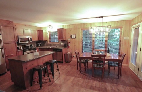 Saint-Philemon Apartment | Escapade parfaite - SPA Condo