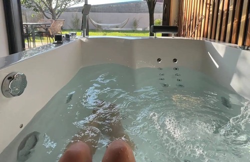Loon-Plage House | Escapade Zen Oasis Tropicale & Spa Privatif