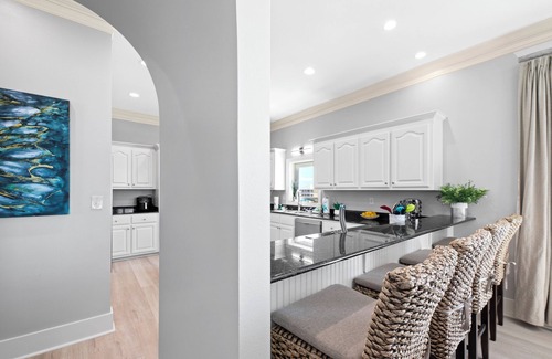 Saint Elmo House | Escapades A2 - Sleeps 20 - Beachfront w/Pool - Upper Unit