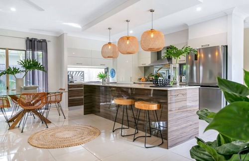 Palm Cove House | ESCAPADES @ Palm Cove is a luxury house with heated pool