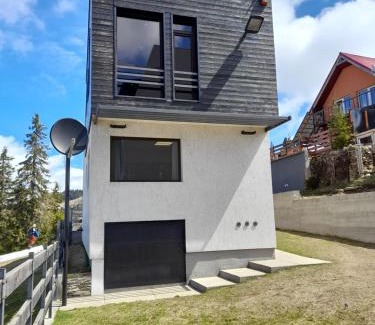 Petrosani Cabin | ESCAPE