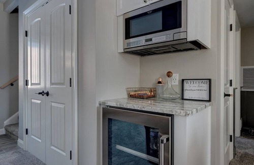 Lincoln House | Escape Route Retreat · Town Center Retreat* Hot Tub, Game Room, Fire Pit