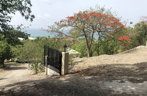 Dickenson Bay Cottage | Escape the cold during the holidays & stay at Conrads! Located in Bluewaters.