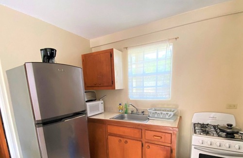 Cedar Grove Cottage | Escape the cold during the holidays & stay at Conrads! A Tropical Getaway!