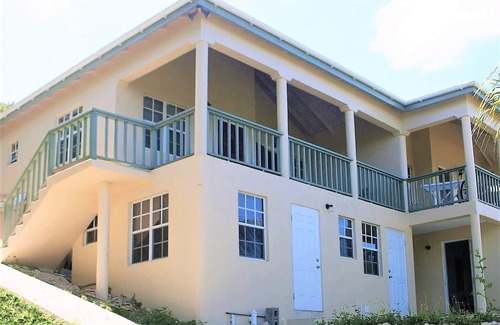 Cedar Grove Cottage | Escape the cold during the holidays & stay at Conrads! A Tropical Getaway!