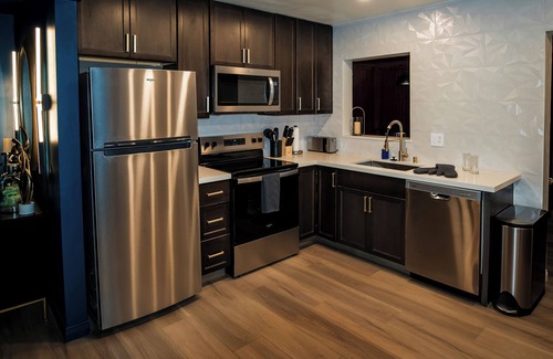 Townsite House | Escape the Everyday and Delight your Senses, Full 2 Bedroom House