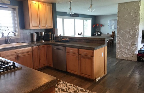 Moses Lake House | Escape The Hustle & Bustle And Enjoy Lake Living For A Weekend Or Stay A Week