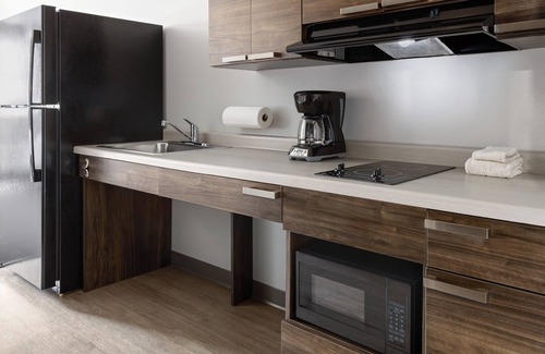 Sundance House | Escape to Buckeye for a Pet-Friendly Getaway w/Free Parking & Kitchen!