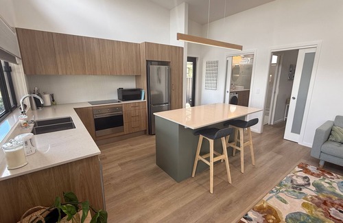 Inverell Apartment | Escape to Elegance: Discover Your Chic Haven in Serene Rural Bliss!