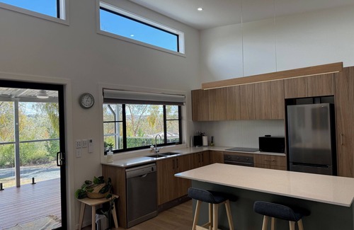 Inverell Apartment | Escape to Elegance: Discover Your Chic Haven in Serene Rural Bliss!