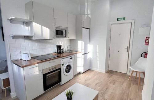 Hortaleza Apartment | Escape to Madrid: Modern and Cozy Studio near IFEMA