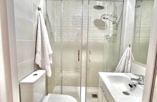 Hortaleza Apartment | Escape to Madrid: Modern and Cozy Studio near IFEMA