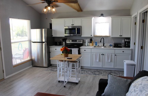 Albion Cabin | Escape To Nature’s Embrace:nUncle Joe's Creek Retreat - Click's Cabin