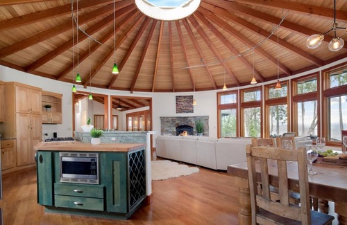 Nevada City House | Escape to Nevada City’s Round House Retreat.