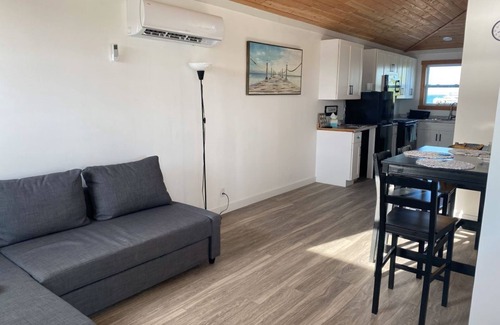 Green Turtle Cay House | Escape to Paradise: 1-Bedroom 1 bath 2 Boat Docks with Sunrise and sunset Views!