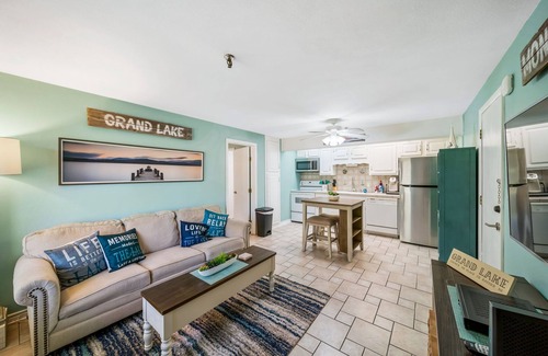 Afton Condo | Escape to Paradise on Grand Lake- Monkey Island Condo w Pool!