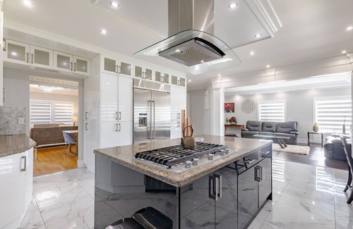 Fleetwood House | Escape to paradise: Your dream vacation awaits at our stunning Vrbo Property!