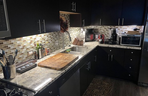 The Woodlands Apartment | "Escape to Serenity: Your Waterfront Retreat in Hughes Landing, The Woodlands"