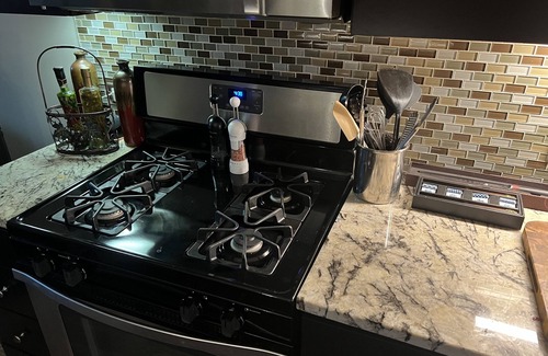 The Woodlands Apartment | "Escape to Serenity: Your Waterfront Retreat in Hughes Landing, The Woodlands"