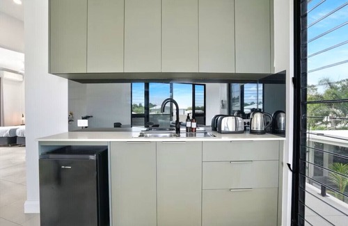 Palm Cove House | Escape to spacious Villa Lika - Stay at Palm Cove - Heated Pool - Ocean breezes