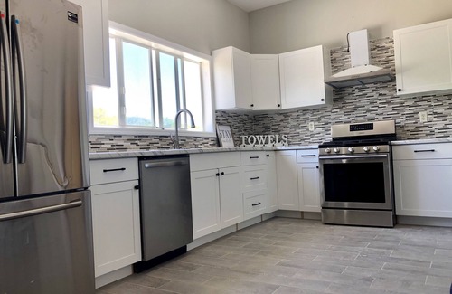 Rolleville House | Escape to the Beach at Ocean Oasis: Unwind & Relax in this Premier Beach House