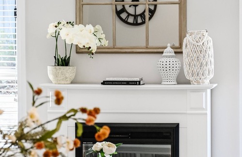 Moss Vale House | "Escape to The Corner Cottage: A Charming Hamptons-inspired Haven