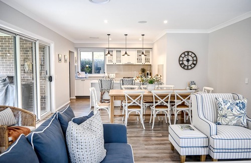Moss Vale House | "Escape to The Corner Cottage: A Charming Hamptons-inspired Haven