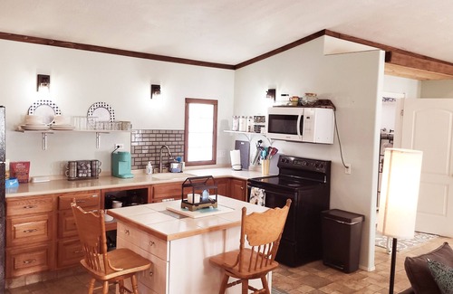 Port Angeles House | Escape to the Creekside Hideaway